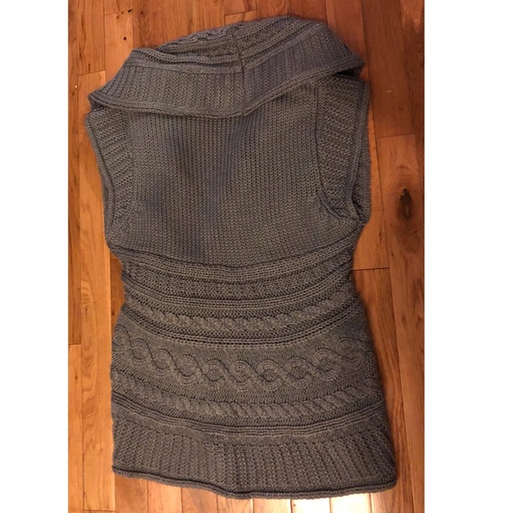 BCBG Max Azria L Charcoal Cable Sweater Vest Wrap - Picture 2 of 2